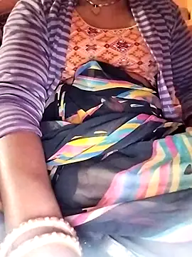 Snapshot of Gopika_Dudi chatting on 10.31.25 Gopika Dudi online show from 10.31.25