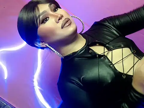 pretty lassy online show from 11.17.25