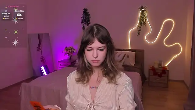 Lisa Blossom online show from 04.27.26