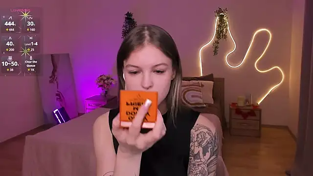 Lisa Blossom online show from 05.06.26