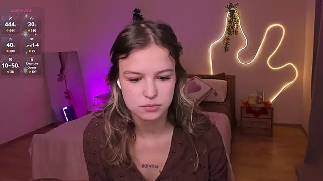 Lisa Blossom online show from 05.11.26