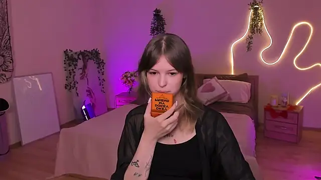 Lisa Blossom online show from 06.25.26