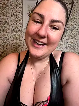 Snapshot of Lacey-BBW chatting on 10.20.25 Lacey-BBW online show from 10.20.25