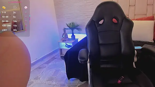 Snapshot of Mollycb chatting on 09.29.25 Mollycb online show from 09.29.25