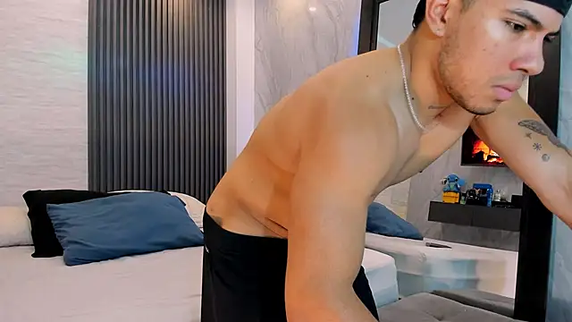 Snapshot of Kalyan_Casstelo chatting on 09.30.25 Kalyan Casstelo online show from 09.30.25