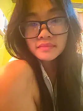 Snapshot of YayeeShow chatting on 11.05.25 YayeeShow online show from 11.05.25