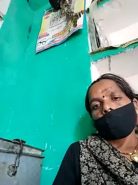 Snapshot of Sexi_savita chatting on 09.25.25 Sexi savita online show from 09.25.25