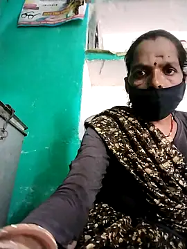 Snapshot of Sexi_savita chatting on 09.28.25 Sexi savita online show from 09.28.25