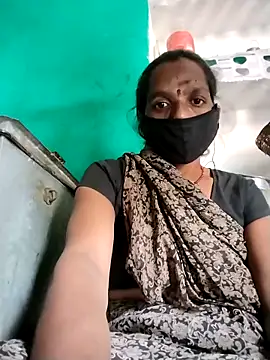 Snapshot of Sexi_savita chatting on 10.25.25 Sexi savita online show from 10.25.25