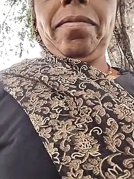 Snapshot of Sexi_savita chatting on 10.29.25 Sexi savita online show from 10.29.25