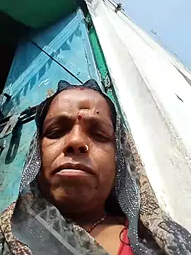 Snapshot of Sexi_savita chatting on 11.23.25 Sexi savita online show from 11.23.25