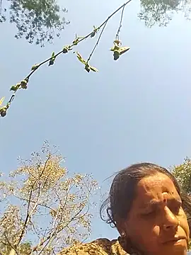 Snapshot of Sexi_savita chatting on 12.16.25 Sexi savita online show from 12.16.25