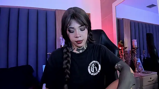 Snapshot of misstomie_ chatting on 02.24.26 misstomie online show from 02.24.26