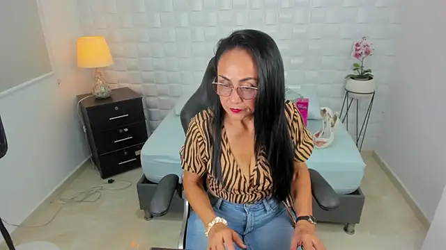 yulitza1025 online show from 09.29.25