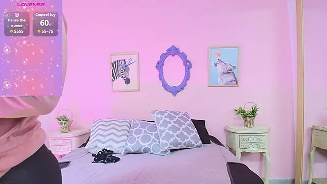 Snapshot of Nahomi_Rivera chatting on 10.09.25 Nahomi Rivera online show from 10.09.25