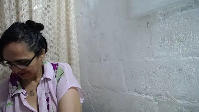 gabbyparker  online show from 10.11.25