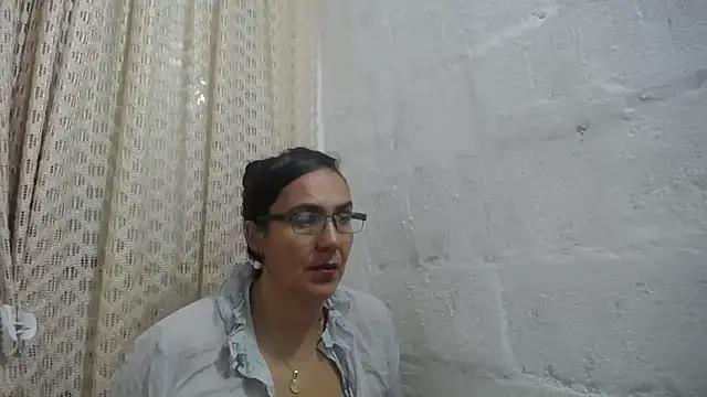 gabbyparker  online show from 04.05.26