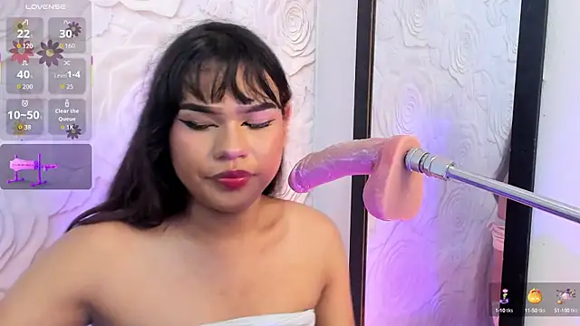 Snapshot of Monthiee chatting on 10.17.25 Monthiee online show from 10.17.25