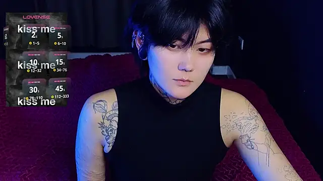 Snapshot of GothXRaven chatting on 09.27.25 GothXRaven online show from 09.27.25