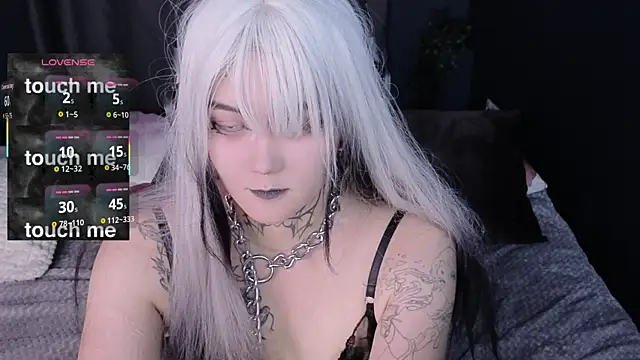 Snapshot of GothXRaven chatting on 10.19.25 GothXRaven online show from 10.19.25