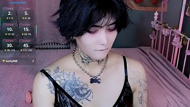 Snapshot of GothXRaven chatting on 11.09.25 GothXRaven online show from 11.09.25