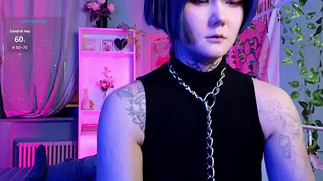 Snapshot of GothXRaven chatting on 11.30.25 GothXRaven online show from 11.30.25