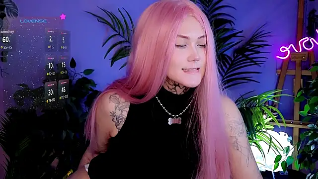 Snapshot of GothXRaven chatting on 12.05.25 GothXRaven online show from 12.05.25