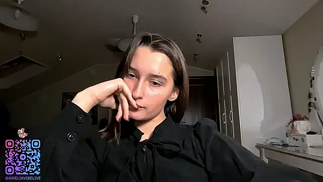 DarlineBrustera online show from 10.31.25