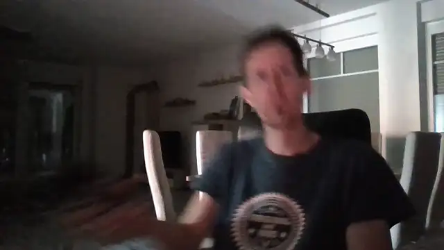 Snapshot of Trockenbau chatting on 09.19.25 Trockenbau online show from 09.19.25