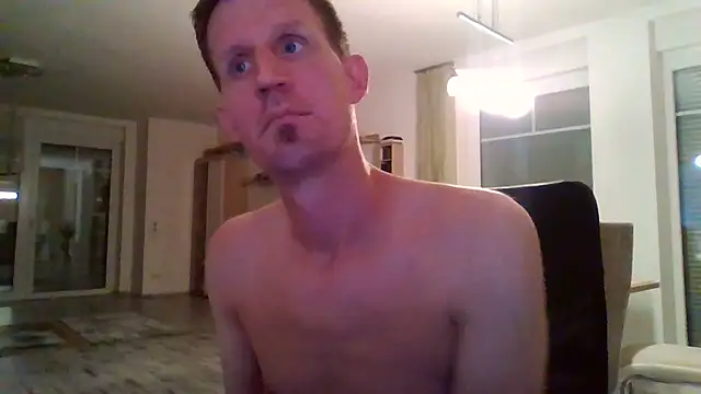 Snapshot of Trockenbau chatting on 09.27.25 Trockenbau online show from 09.27.25