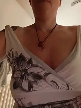 Sophierob1 online show from 06.17.26