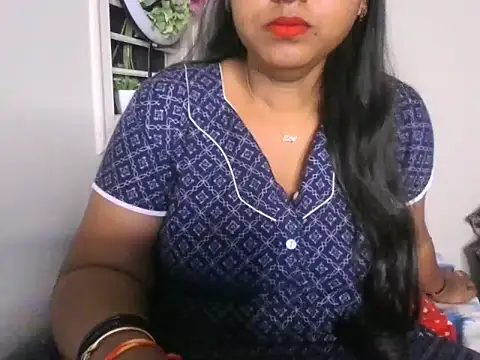 Snapshot of its_me_Rashmi chatting on 10.11.25 its me Rashmi online show from 10.11.25