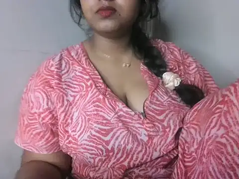 Snapshot of its_me_Rashmi chatting on 10.19.25 its me Rashmi online show from 10.19.25