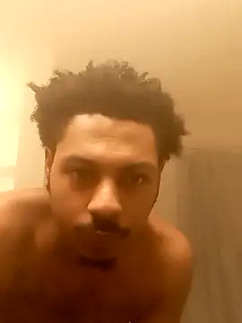 Snapshot of Yungandhungd chatting on 09.20.25 Yungandhungd online show from 09.20.25