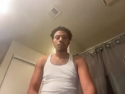 Snapshot of Yungandhungd chatting on 12.14.25 Yungandhungd online show from 12.14.25