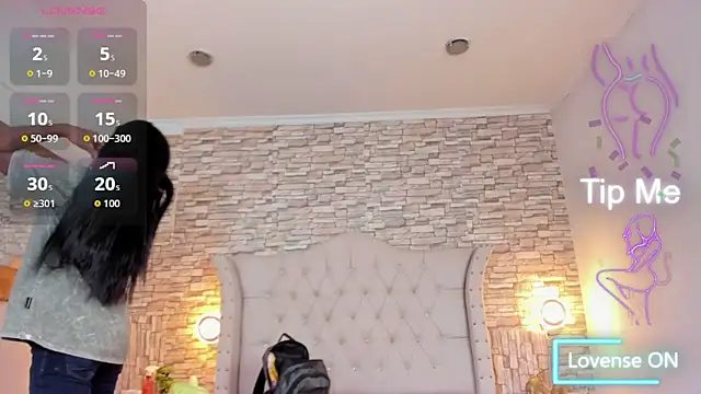 Lucia-Horny24 online show from 10.24.25