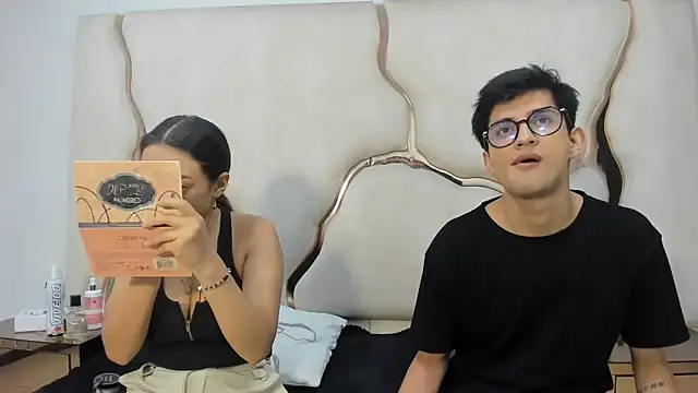 Snapshot of Noa_Arez chatting on 10.17.25 Noa Arez online show from 10.17.25