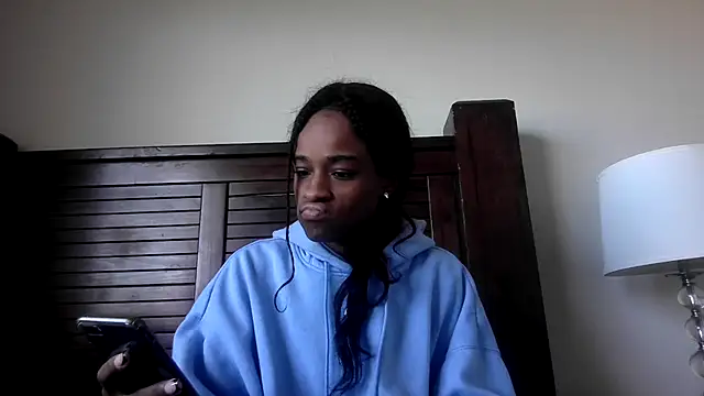 Snapshot of Marlowlovee chatting on 09.21.25 Marlowlovee online show from 09.21.25