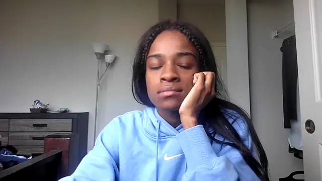 Snapshot of Marlowlovee chatting on 09.25.25 Marlowlovee online show from 09.25.25