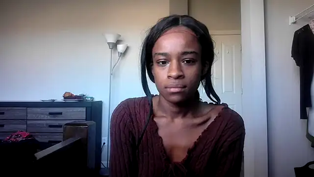 Snapshot of Marlowlovee chatting on 10.15.25 Marlowlovee online show from 10.15.25