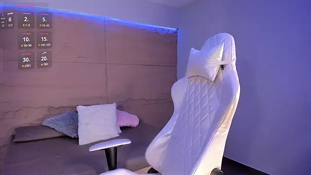 RenataLeclair online show from 10.18.25