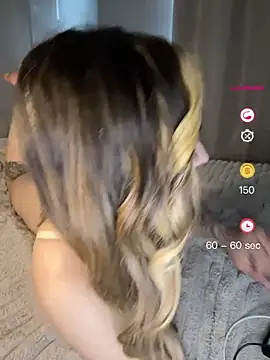 xYoungHotwife online show from 05.21.26