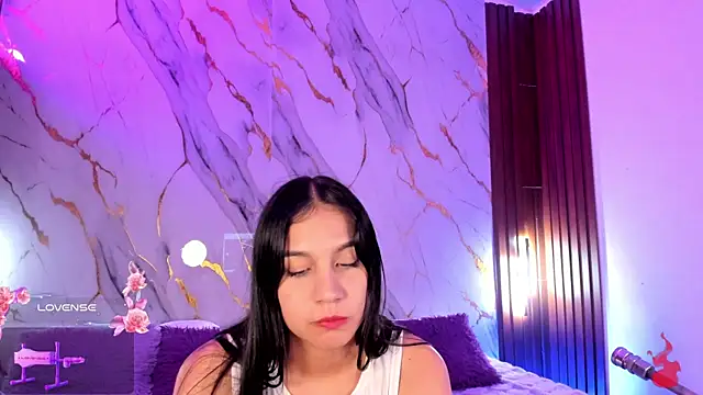 Emmiicute online show from 04.21.26