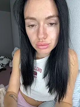 Snapshot of karrr__aaa chatting on 09.30.25 karrr aaa online show from 09.30.25