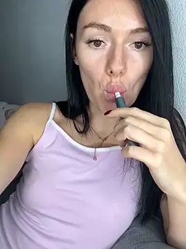 Snapshot of karrr__aaa chatting on 10.05.25 karrr aaa online show from 10.05.25