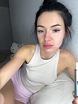 Snapshot of karrr__aaa chatting on 10.12.25 karrr aaa online show from 10.12.25