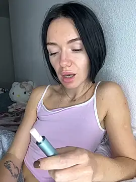 Snapshot of karrr__aaa chatting on 10.16.25 karrr aaa online show from 10.16.25