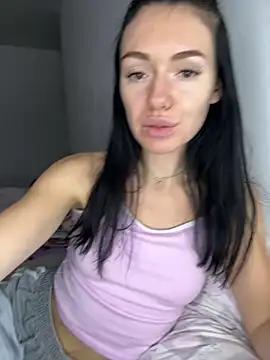 Snapshot of karrr__aaa chatting on 10.19.25 karrr aaa online show from 10.19.25