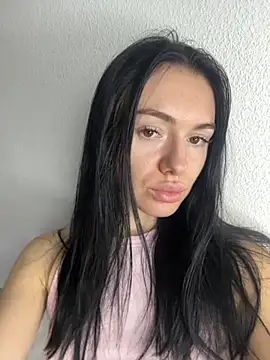 Snapshot of karrr__aaa chatting on 11.16.25 karrr aaa online show from 11.16.25