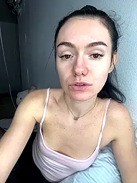 Snapshot of karrr__aaa chatting on 12.14.25 karrr aaa online show from 12.14.25